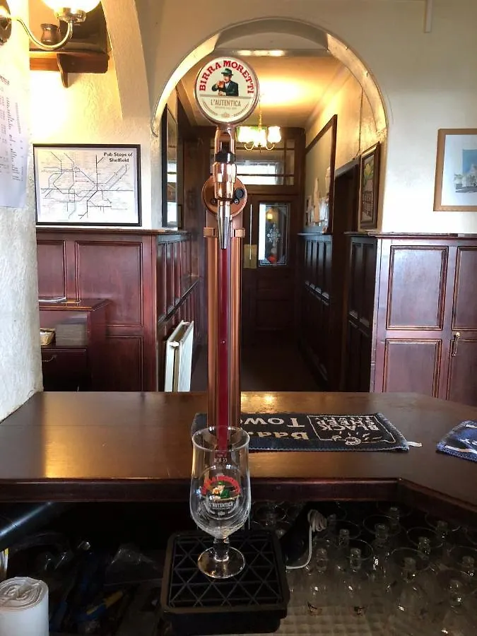 Royal Hotel Sheffield 3*,