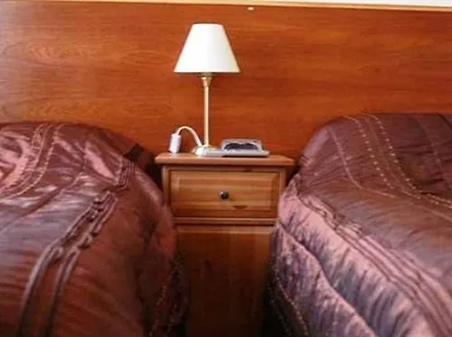 Royal Hotel Sheffield 3*,